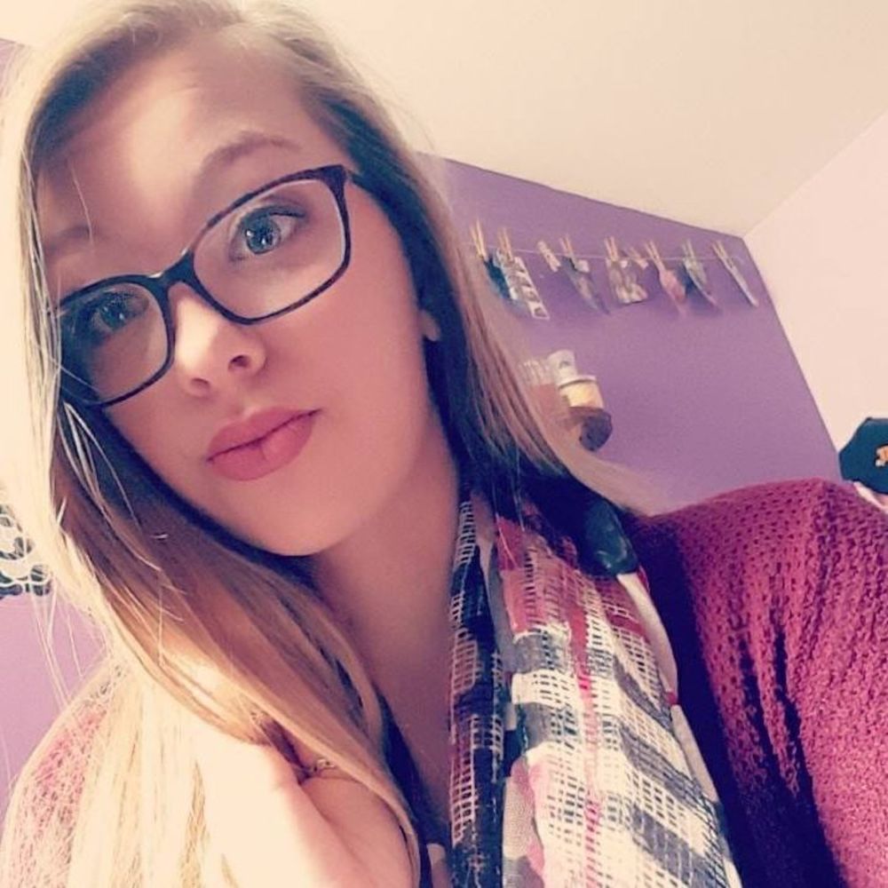 Meet your Posher, Julia